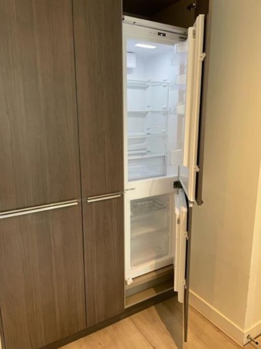 2bed 2bath -pool, Balcony, Gym Lift Apartment