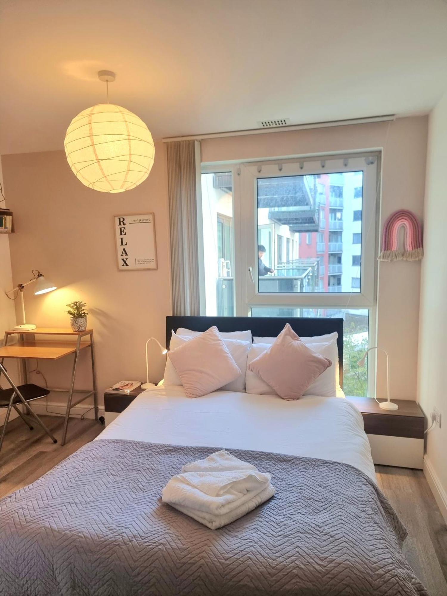 2bed 2bath -pool, Balcony, Gym Lift London
